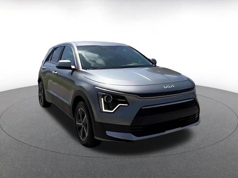 Used 2026 Kia Niro LX FWD image 3