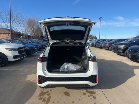 New 2026 Volkswagen Tiguan SEL R-Line AWD/4WD image 10