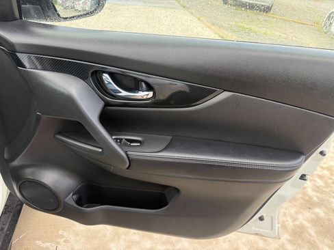 Used 2018 Nissan Rogue SL w/ Premium Package AWD/4WD image 39