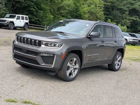 New 2026 Jeep Grand Cherokee Limited AWD/4WD image 7