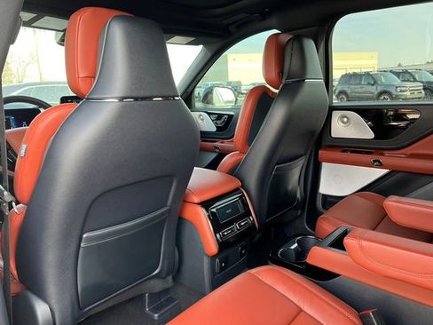 Used 2025 Lincoln Aviator Reserve w/ Equipment Group 201A image 43