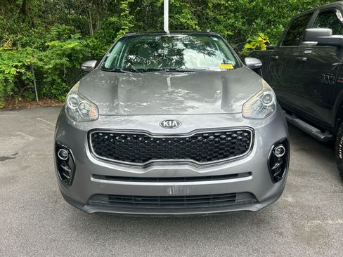 Used 2019 Kia Sportage EX w/ EX Premium Package FWD image 2