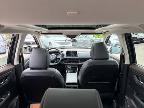 Used 2023 Nissan Rogue SV w/ SV Premium B Package image 35