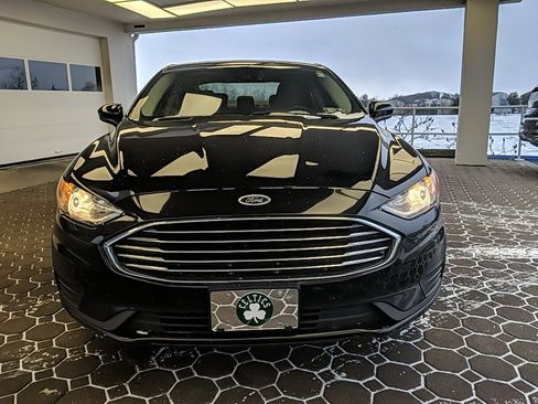Used 2020 Ford Fusion SE image 2