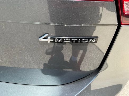 Used 2024 Volkswagen Tiguan SE AWD/4WD image 7