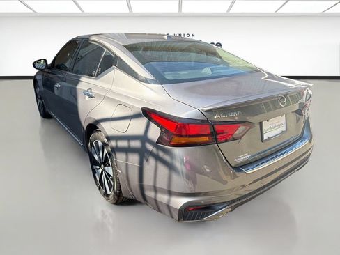 Used 2020 Nissan Altima 2.5 SL FWD image 4