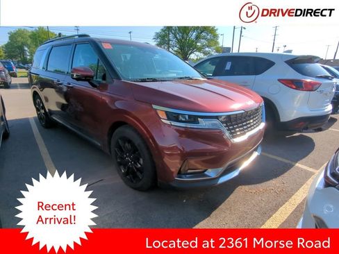 Used 2022 Kia Carnival SX FWD image 1