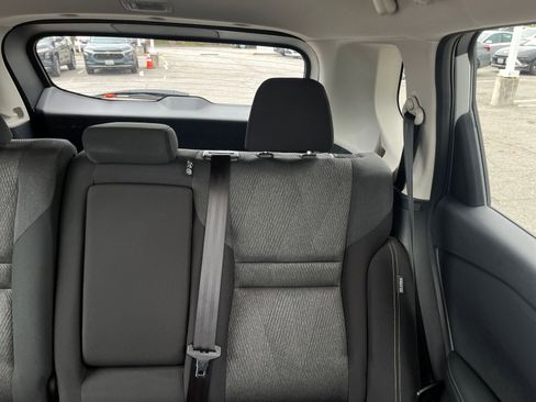 Used 2025 Nissan Rogue SV FWD image 39
