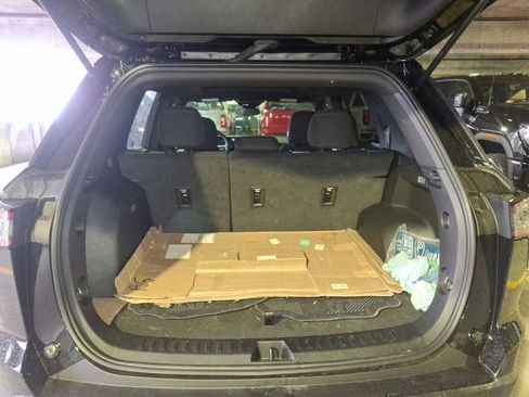 Used 2025 Chevrolet Equinox LT image 8