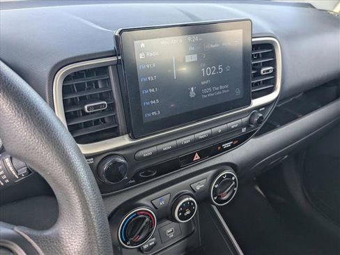 Used 2021 Hyundai Venue SE image 12
