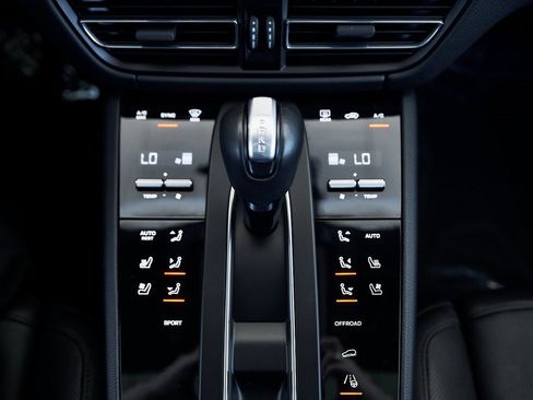 Used 2024 Porsche Macan image 52