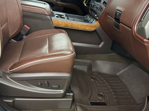 Used 2015 Chevrolet Silverado 2500 High Country w/ High Country Premium Package AWD/4WD image 41