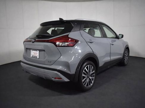 Certified 2023 Nissan Kicks SV image 4