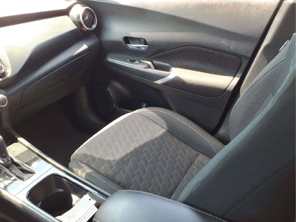 Used 2024 Nissan Kicks SV FWD image 12