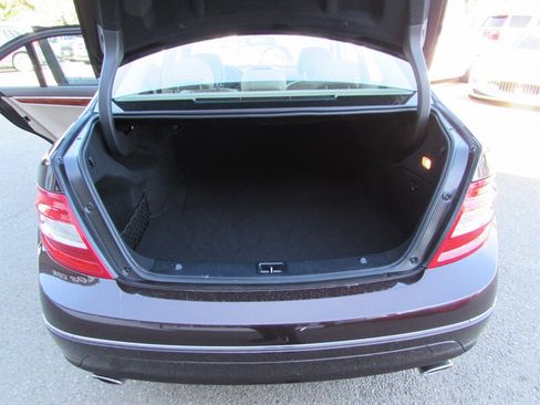 Used 2011 Mercedes-Benz C 300 Sedan image 23