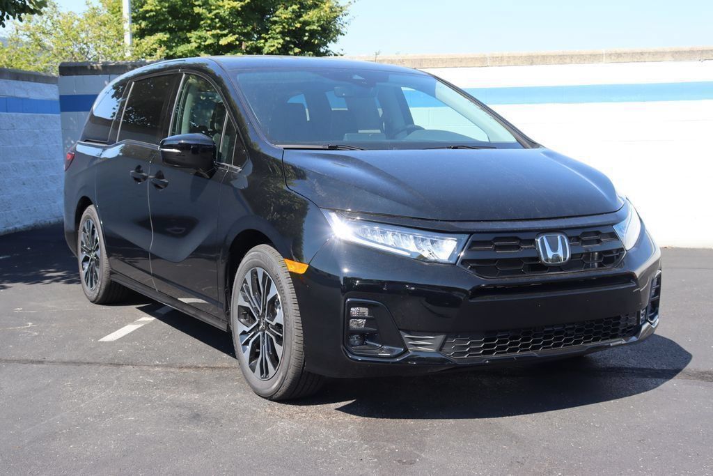 Certified 2026 Honda Odyssey Elite image 7