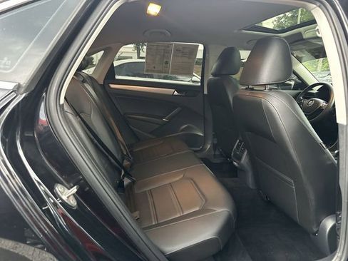Used 2021 Volkswagen Passat 2.0T SE FWD image 29