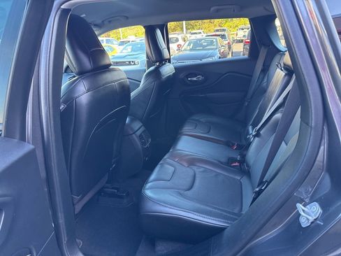 Used 2023 Jeep Cherokee Altitude Lux image 44