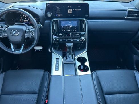 Certified 2025 Lexus LX 600 F Sport image 17