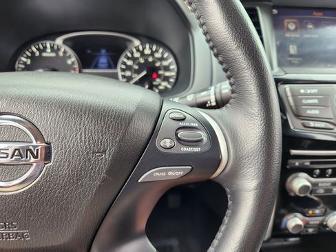 Used 2020 Nissan Pathfinder SV w/ Cargo Package image 31