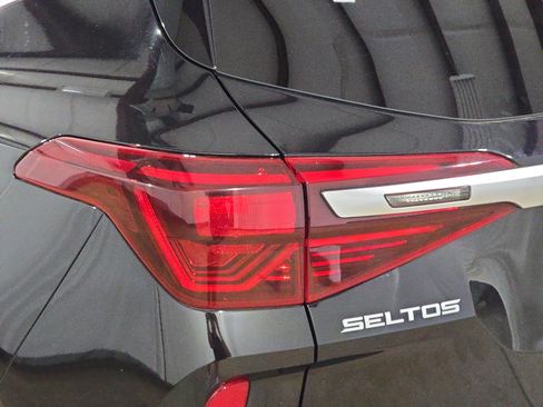 Used 2023 Kia Seltos Nightfall Edition AWD/4WD image 29