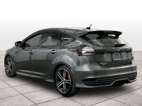 Used 2017 Ford Focus ST w/ Equipment Group 401A FWD image 10