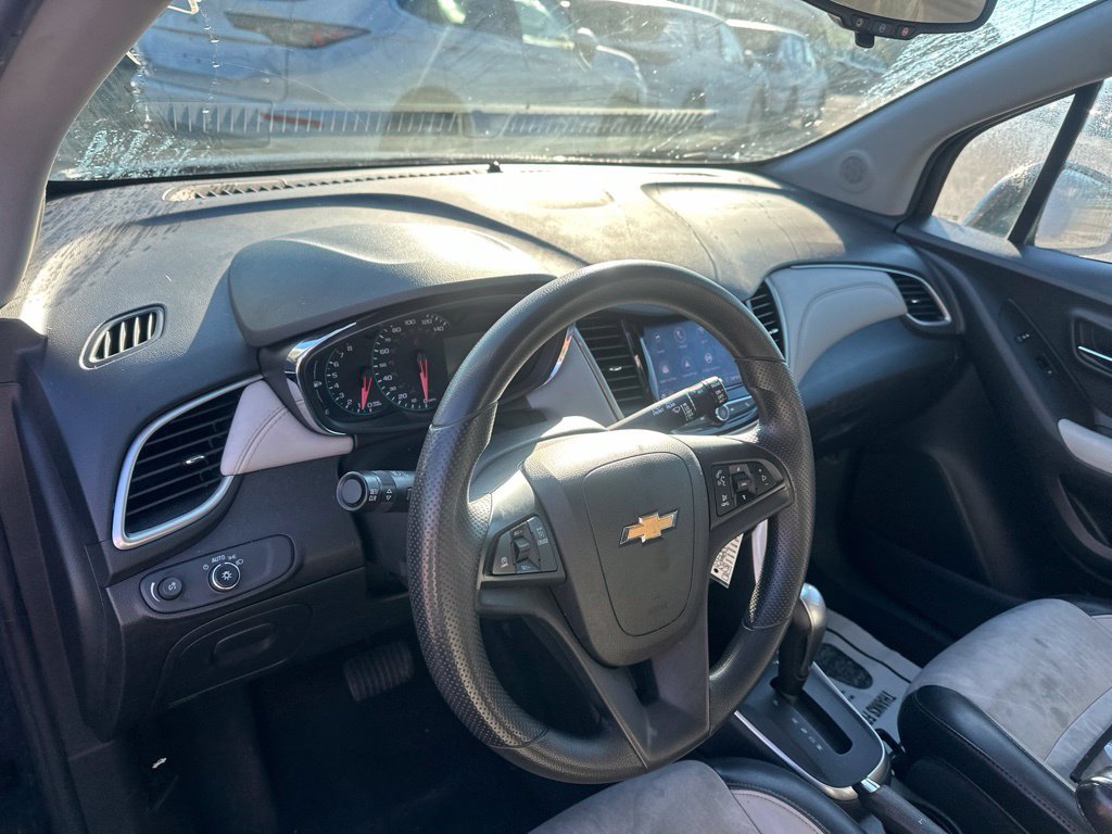 Used 2021 Chevrolet Trax LT FWD image 20