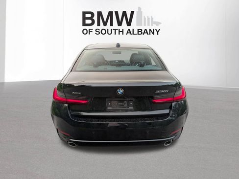 Used 2025 BMW 330i xDrive Sedan w/ Premium Package AWD/4WD image 4