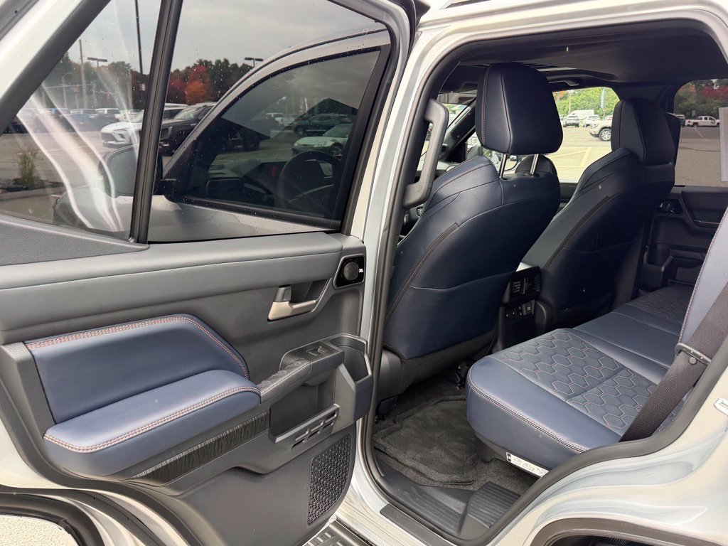 Used 2026 Toyota 4Runner Platinum AWD/4WD image 15