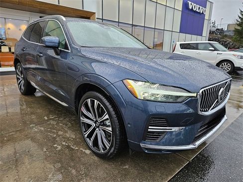 Used 2023 Volvo XC60 T8 Ultimate w/ Climate Package image 3