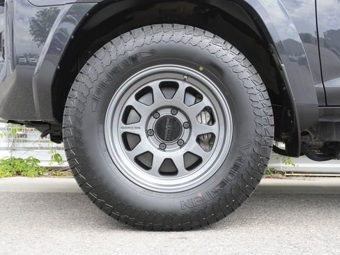Used 2024 Toyota 4Runner TRD Off-Road Premium AWD/4WD image 34