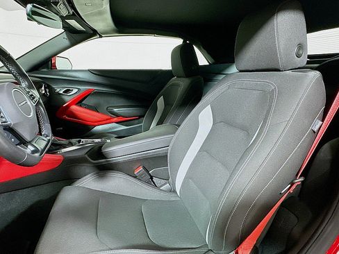 Used 2022 Chevrolet Camaro LT RWD image 10