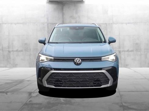 New 2025 Volkswagen Taos SE image 4