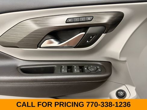 Used 2022 GMC Terrain SLT AWD/4WD image 10