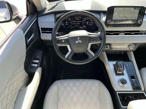 Used 2024 Mitsubishi Outlander SEL image 15