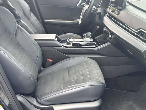 Used 2025 Mitsubishi Outlander SE FWD image 35