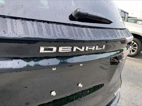Used 2025 GMC Acadia Denali FWD image 10