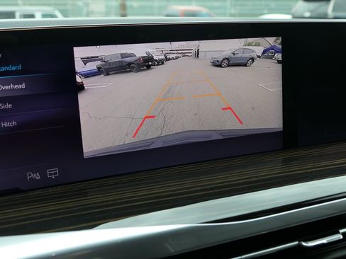 Used 2025 Cadillac Escalade Premium Luxury image 18