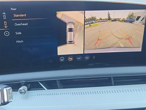 New 2025 Cadillac Optiq Luxury 1 image 17