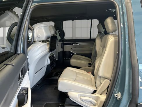 New 2026 Jeep Grand Wagoneer Limited AWD/4WD image 10