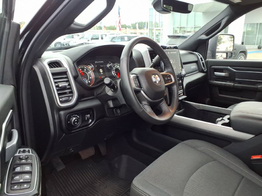 Used 2024 RAM 3500 Big Horn w/ Sport Appearance Package AWD/4WD image 11