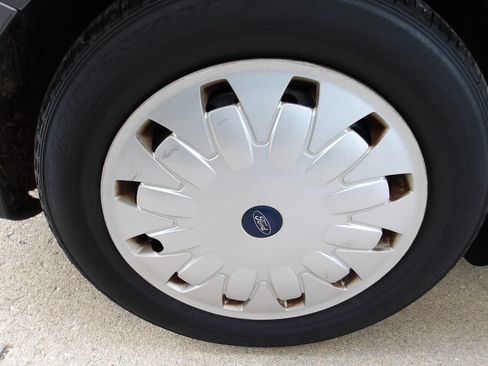 Used 2014 Ford Focus SE w/ SE Winter Package FWD image 24