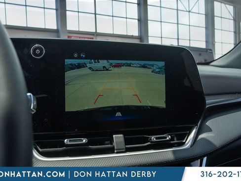Used 2025 Chevrolet Equinox LT FWD image 10