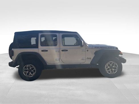 Used 2024 Jeep Wrangler Unlimited Rubicon w/ Technology Group image 4