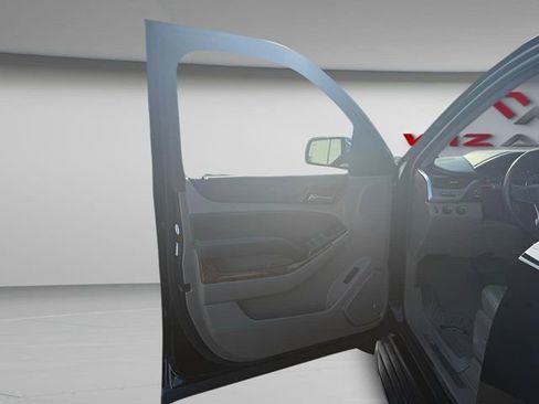 Used 2020 Chevrolet Suburban Premier image 11