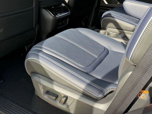 New 2026 INFINITI QX80 4WD image 17