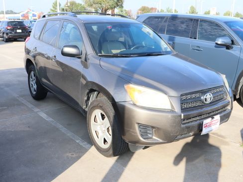 Used 2011 Toyota RAV4 2WD image 2