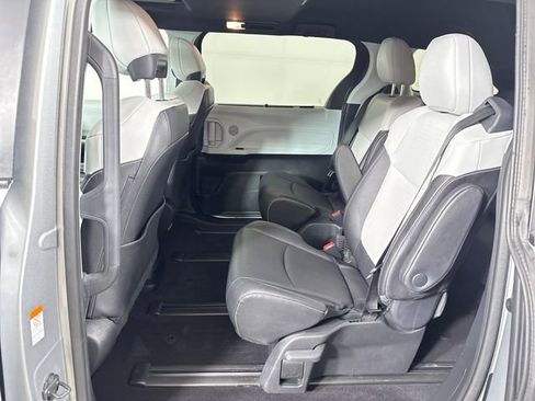 Used 2025 Toyota Sienna XSE w/ XSE Plus Package image 25
