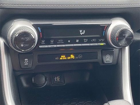 Used 2024 Toyota RAV4 XLE image 28