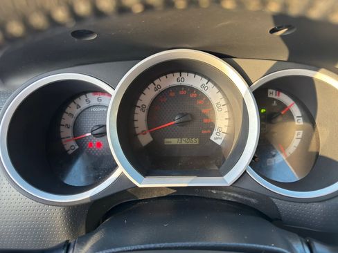 Used 2014 Toyota Tacoma 4x4 Double Cab w/ SR5 Package image 26